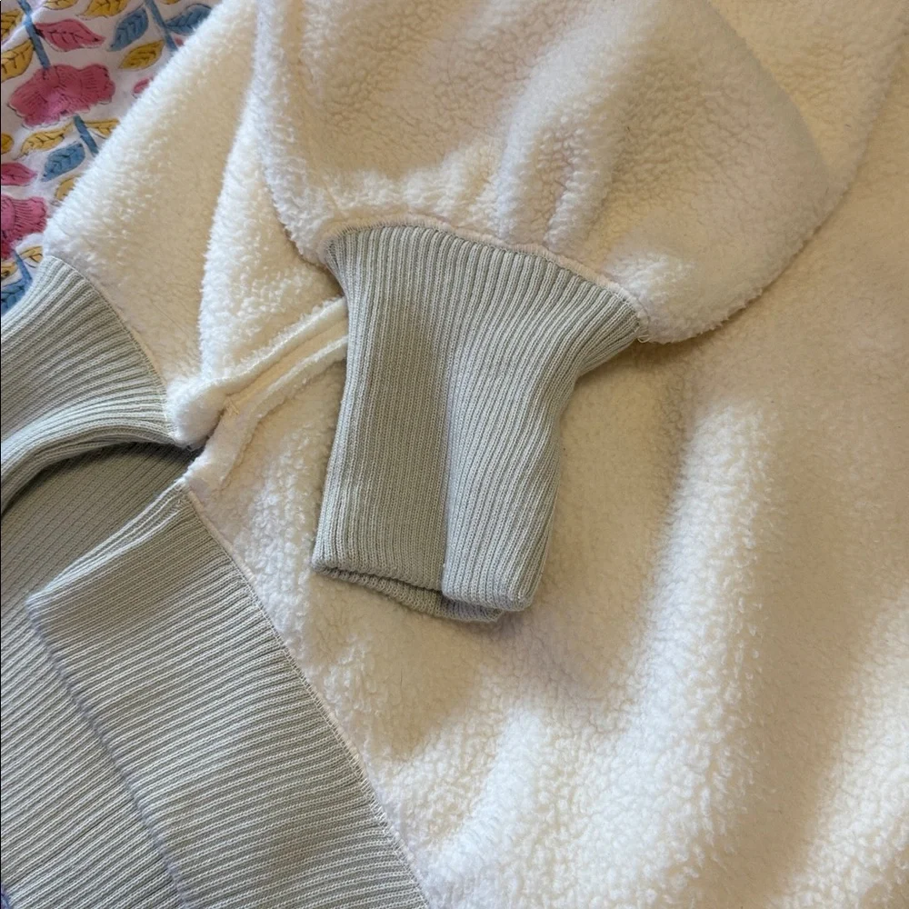 FREE PEOPLE COZY CAMDEN SWEATSHIRT - VANILLA ICE CREAM 🍦 - Picture 4 of 5